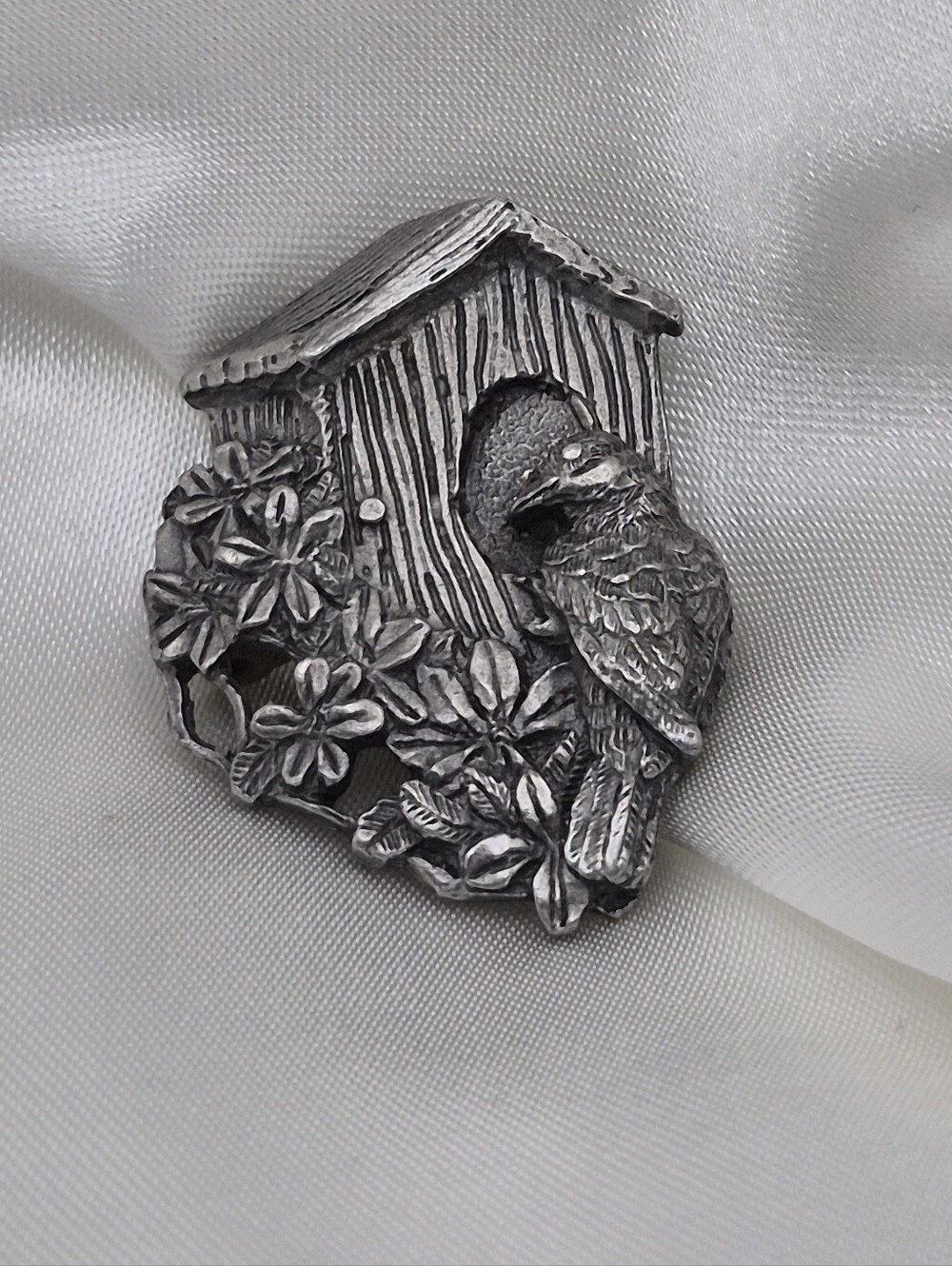 Birds & Blooms 1997 Limited Edition Silver Pewter Birdhouse Brooch Or Pin